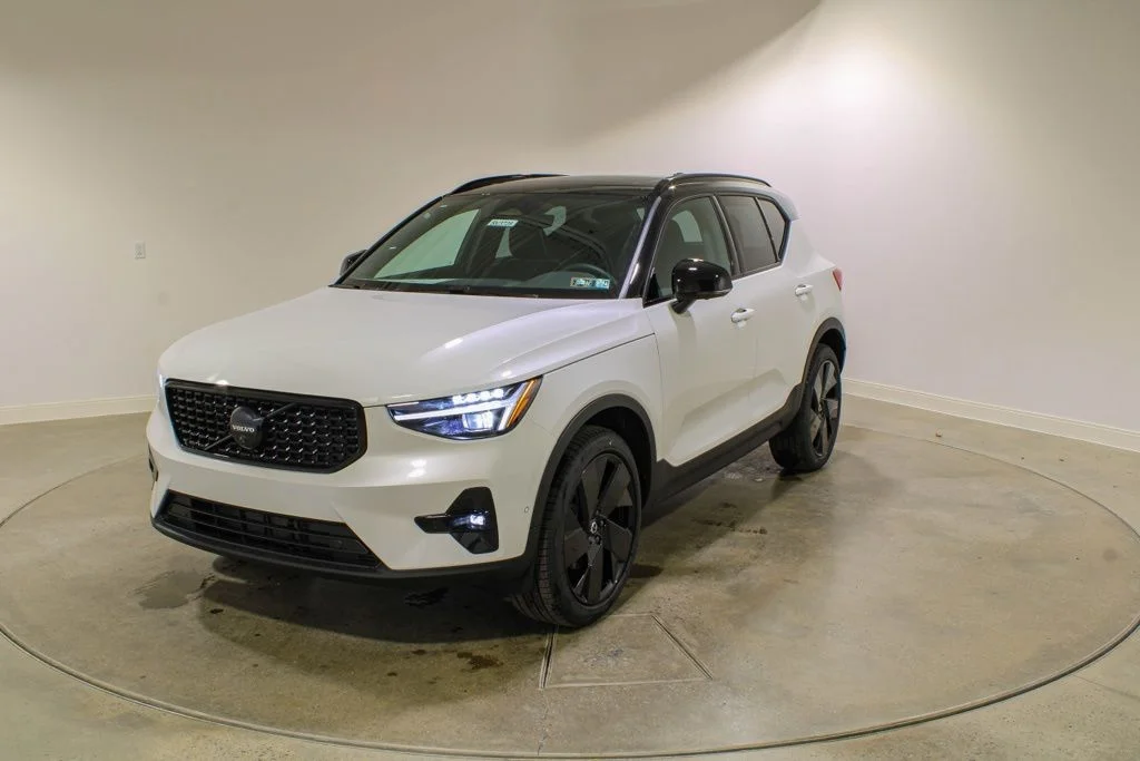 2026 Volvo XC40 B5 Ultra Ultra Black Edition AWD's photo