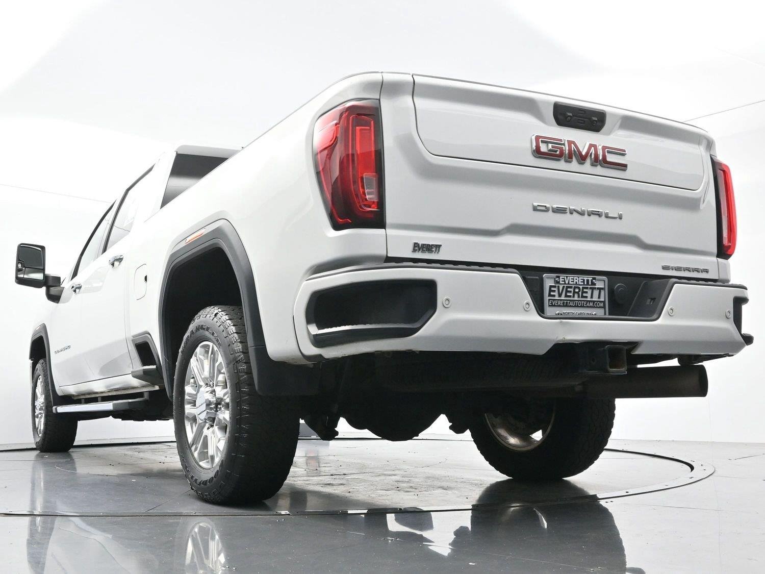 Used 2021 Summit White GMC Denali image 51
