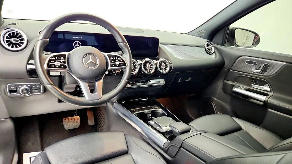 Used 2021 Mountain Grey Metallic Mercedes-Benz GLA 250 4MATIC® SUV w/ Premium Pkg & Heated Front Seats image 11