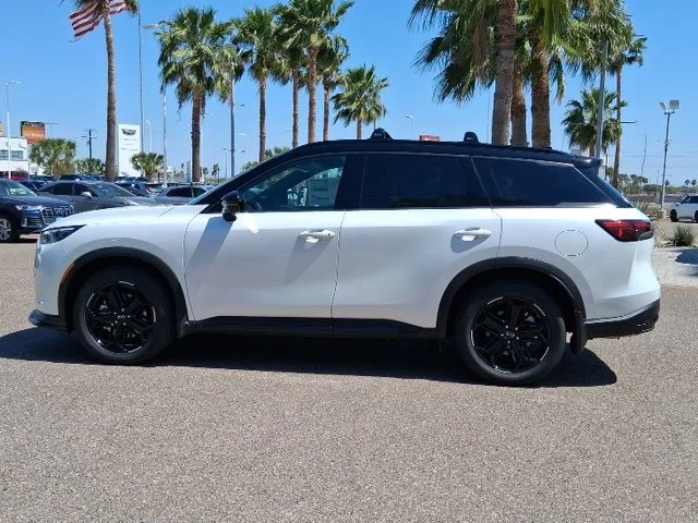 New 2026 2T RAD WHT INFINITI Sport AWD image 3