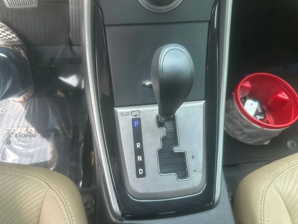Used 2013 White Hyundai GLS image 13