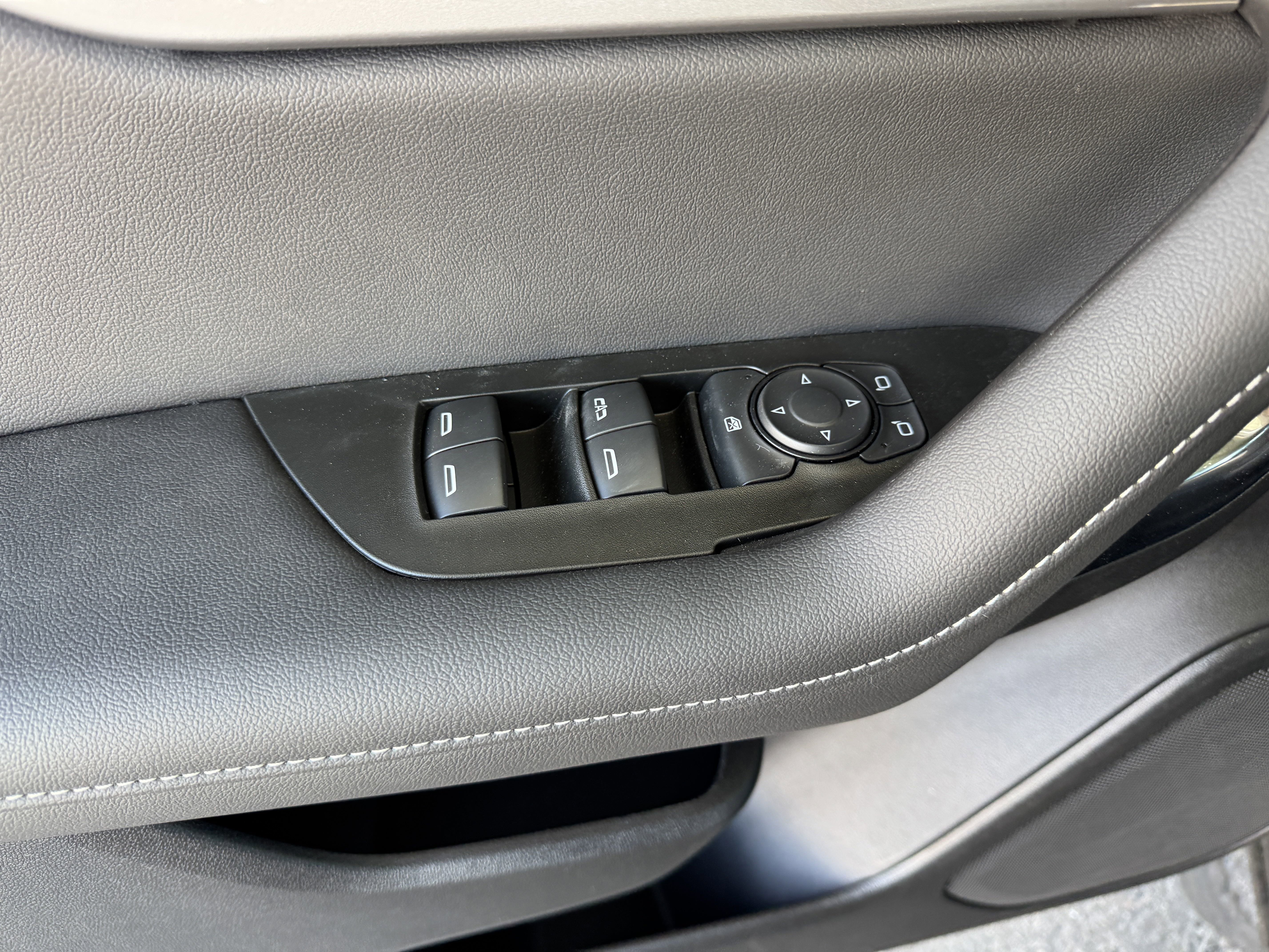 2025 Chevrolet Blazer 2LT - Photo 10