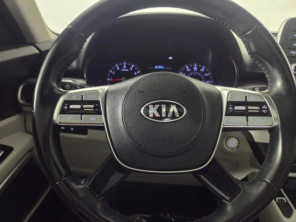 Used 2021 Gravity Grey Kia S image 15
