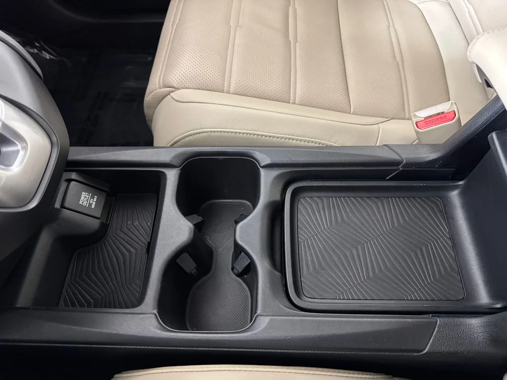 Certified Used 2018 White Honda Touring image 27