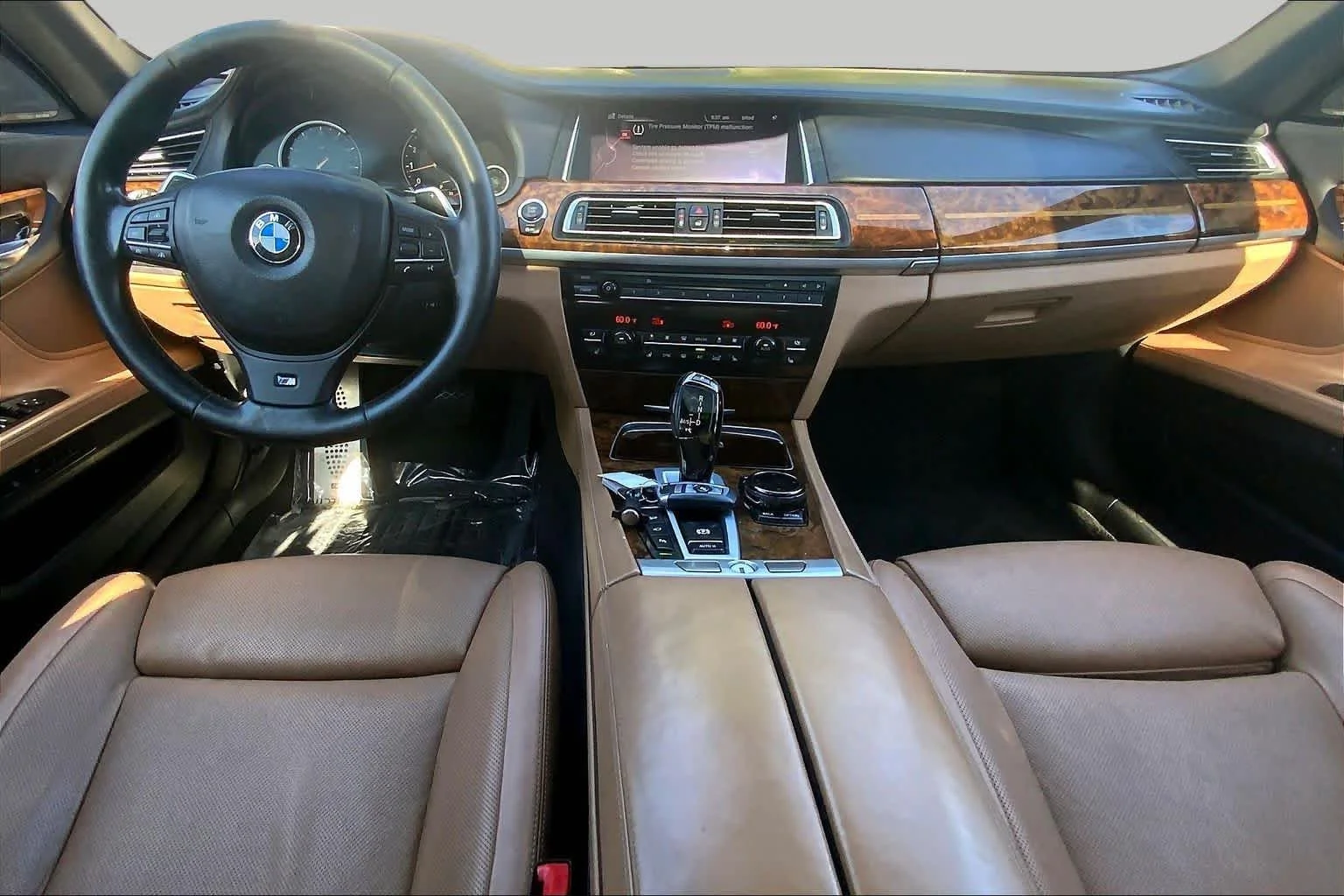 Used 2015 Alpine White BMW 750Li xDrive image 16