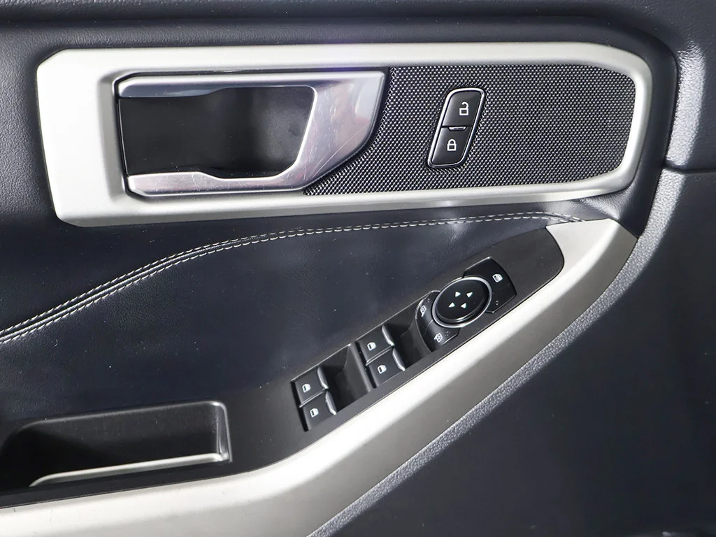 Used 2022 Silver Ford XLT image 34