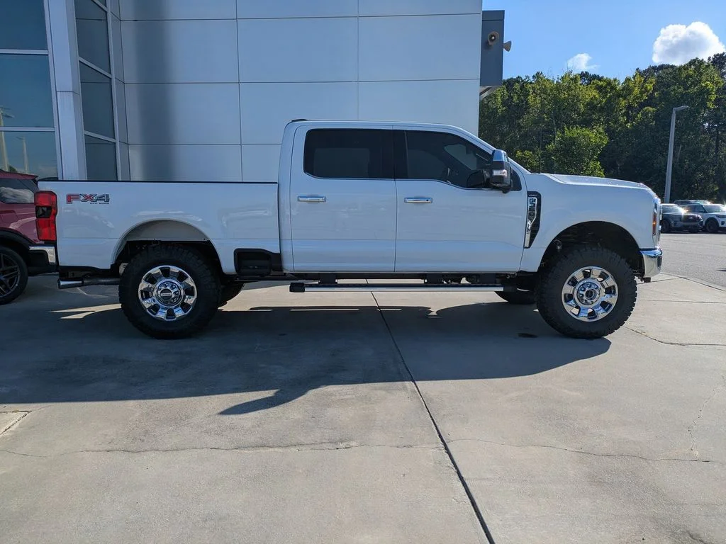 New 2026 Oxford White Ford Lariat image 3