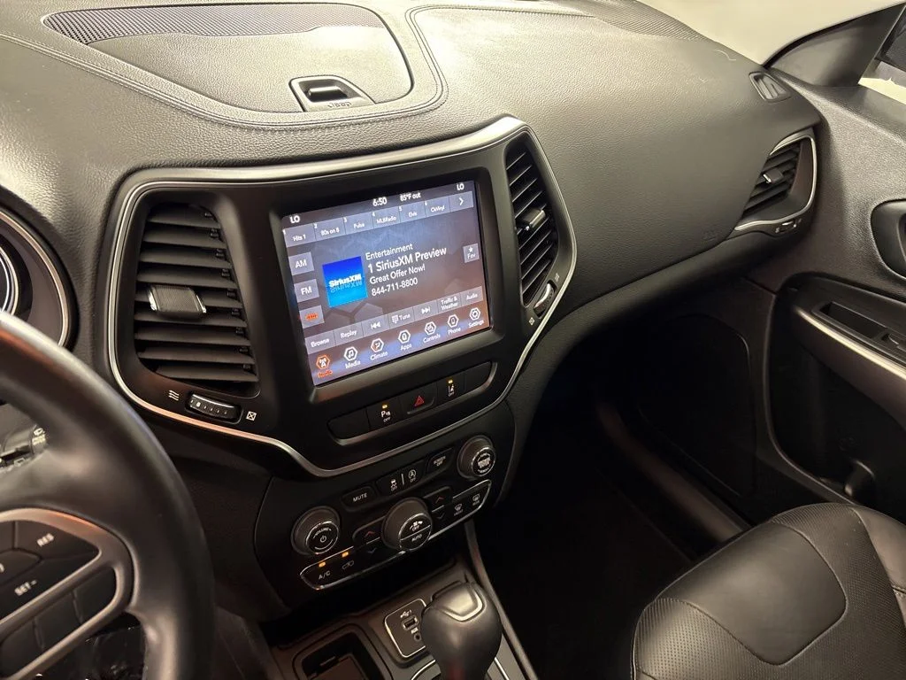 Used 2021 Gray Jeep Latitude Lux image 31