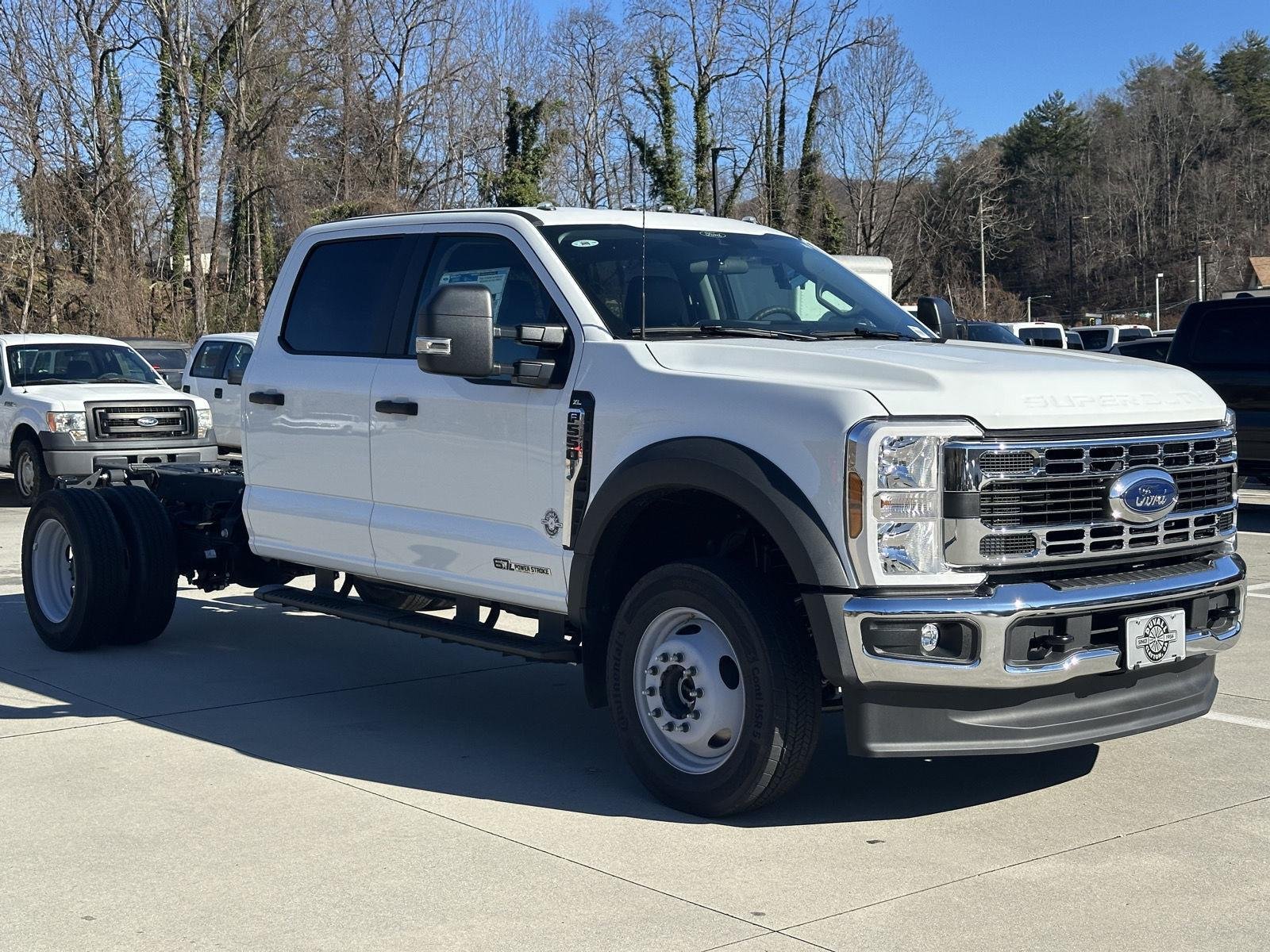 2025 Ford F-550 Super Duty Chassis Cab