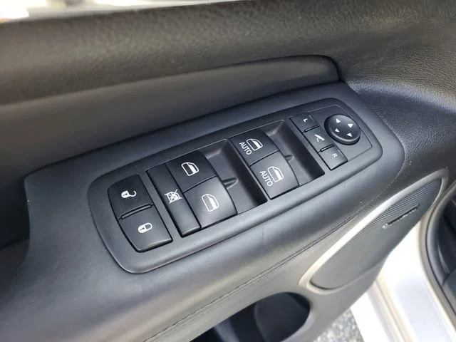 Used 2019 Billet Silver M Jeep High Altitude image 9