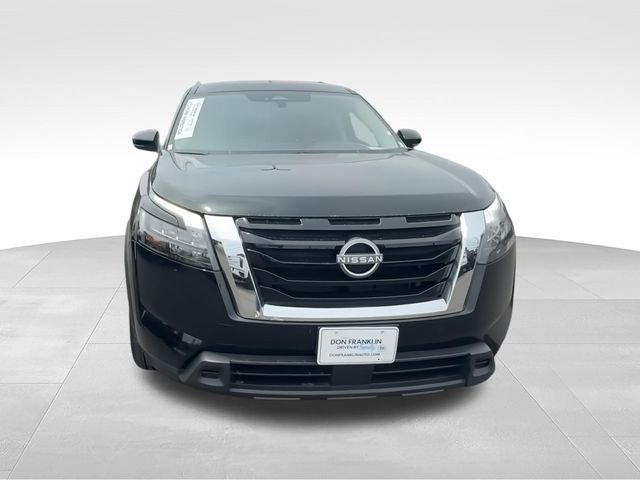 Used 2025 Black Nissan SV image 3