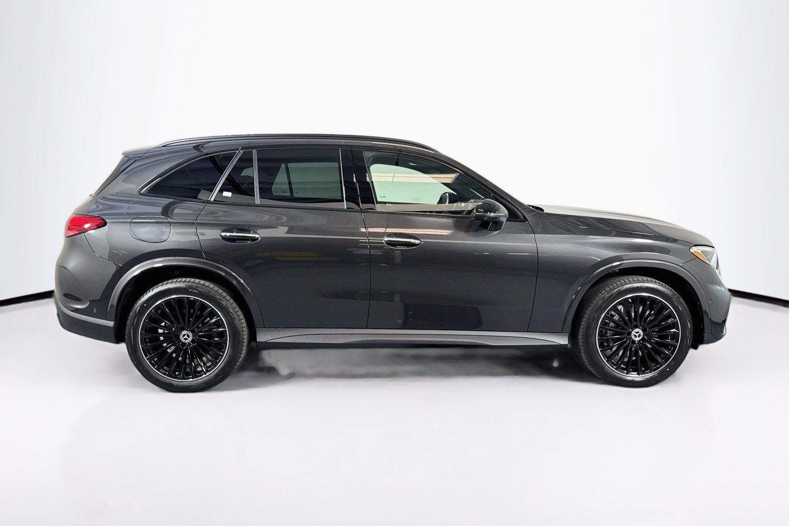 New 2026 Graphite Grey Metallic Mercedes-Benz GLC 300 image 4