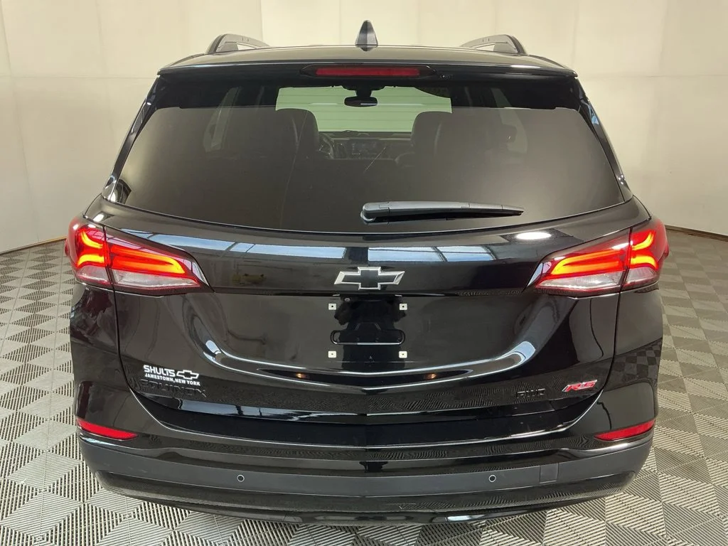 Used 2024 Mosaic Black Metallic Chevrolet RS image 15