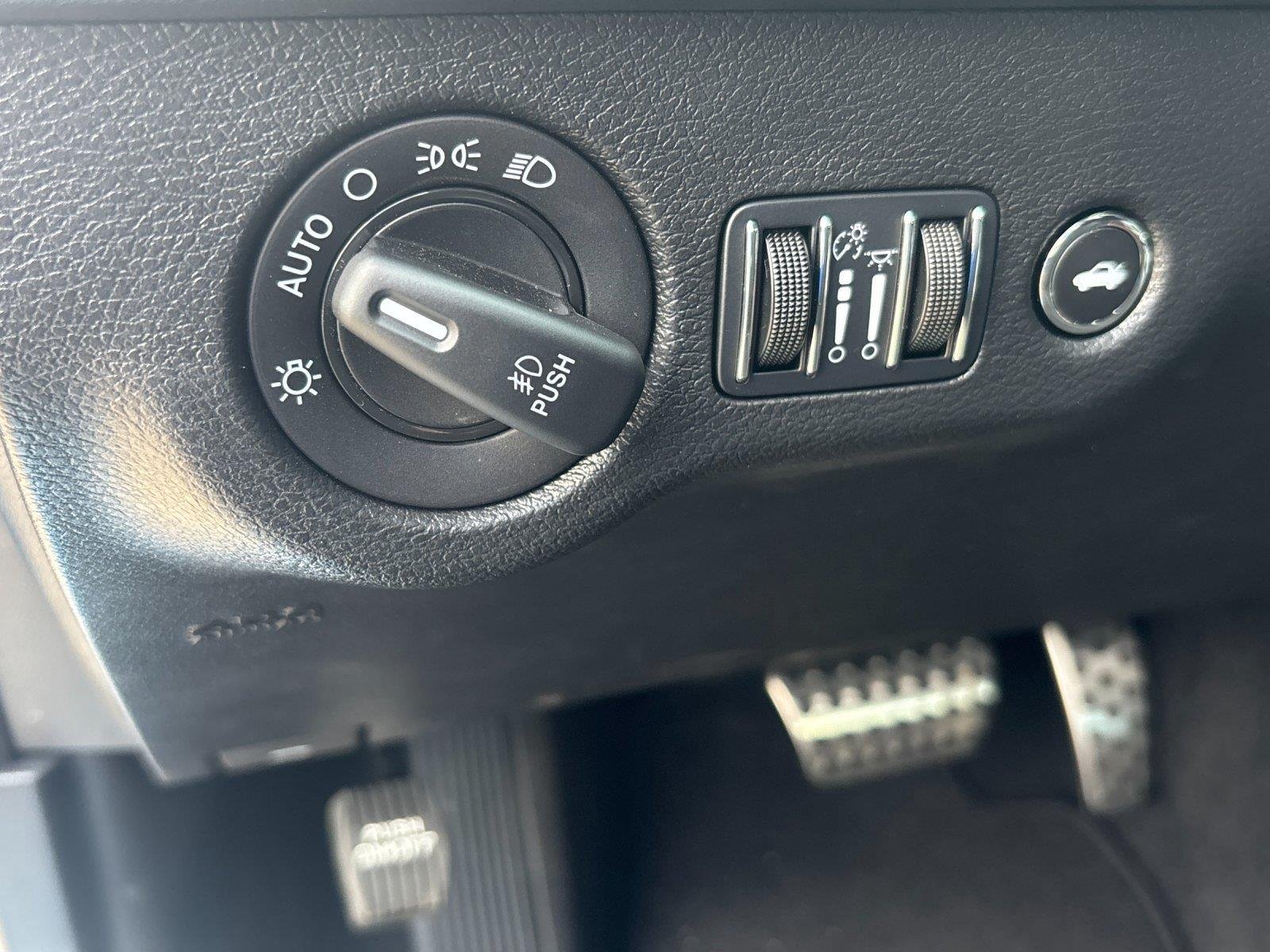 Used 2023 B5 Blue Pearlcoat Dodge Scat Pack image 17