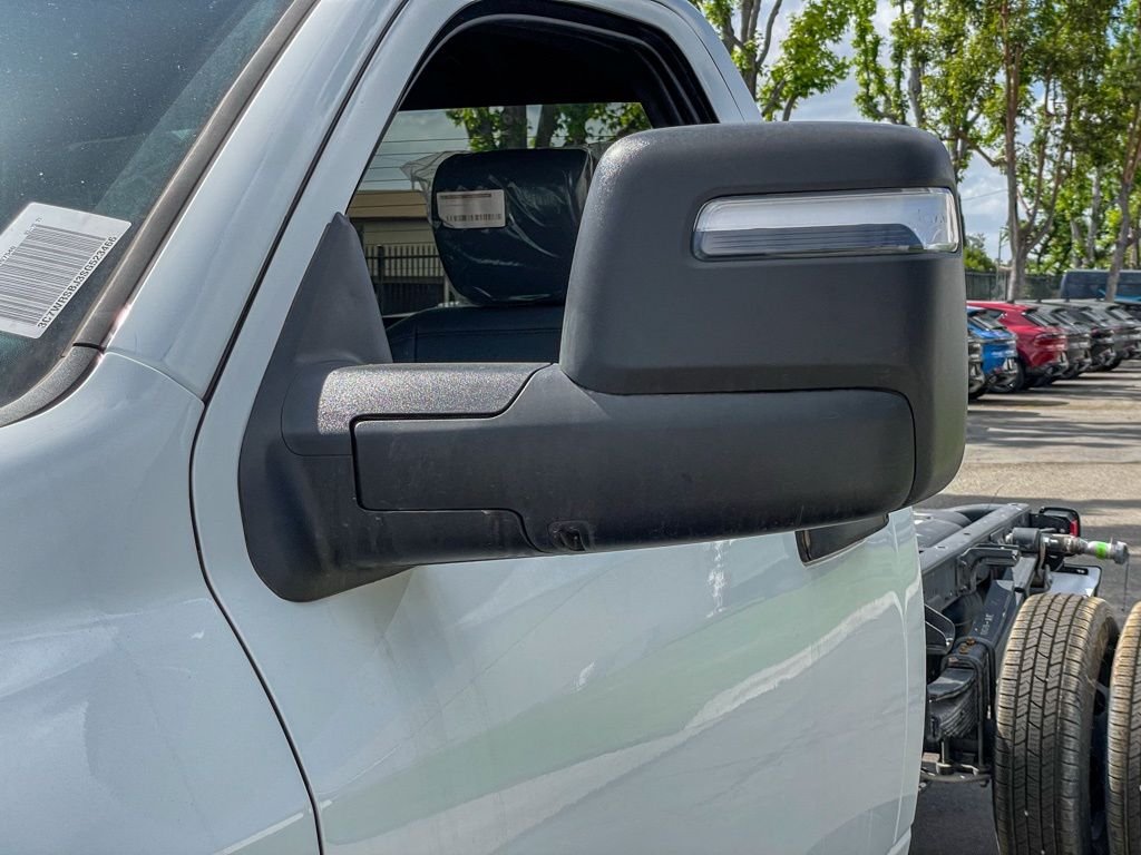 2025 RAM 3500 Chassis Tradesman - Photo 12