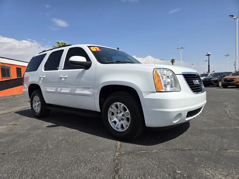 Used 2007 Summit White GMC SLE image 4