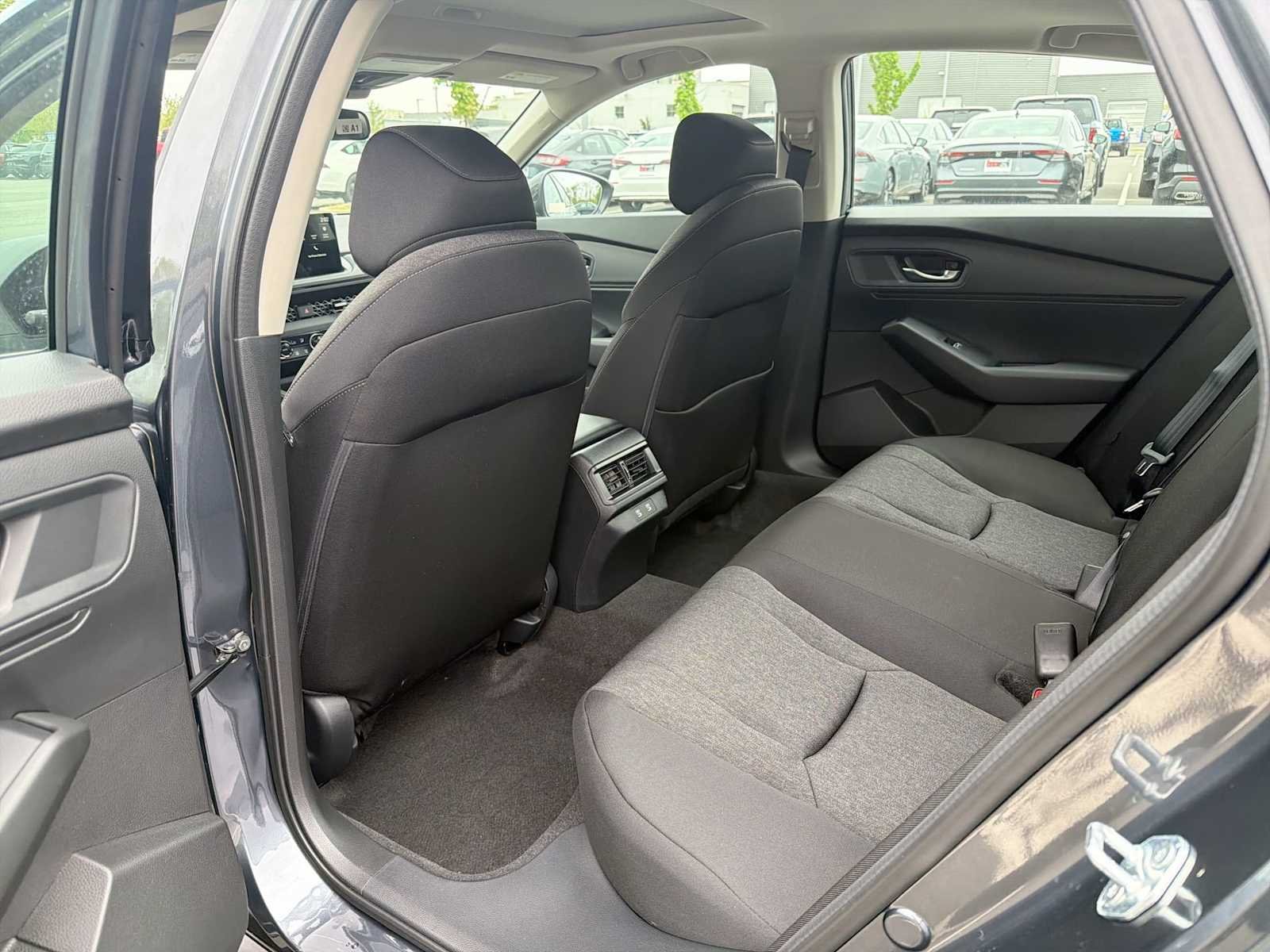 New 2026 Meteorite Gray Metallic Honda SE image 12