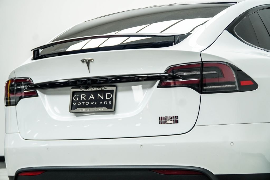 Used 2022 White Tesla Plaid image 14