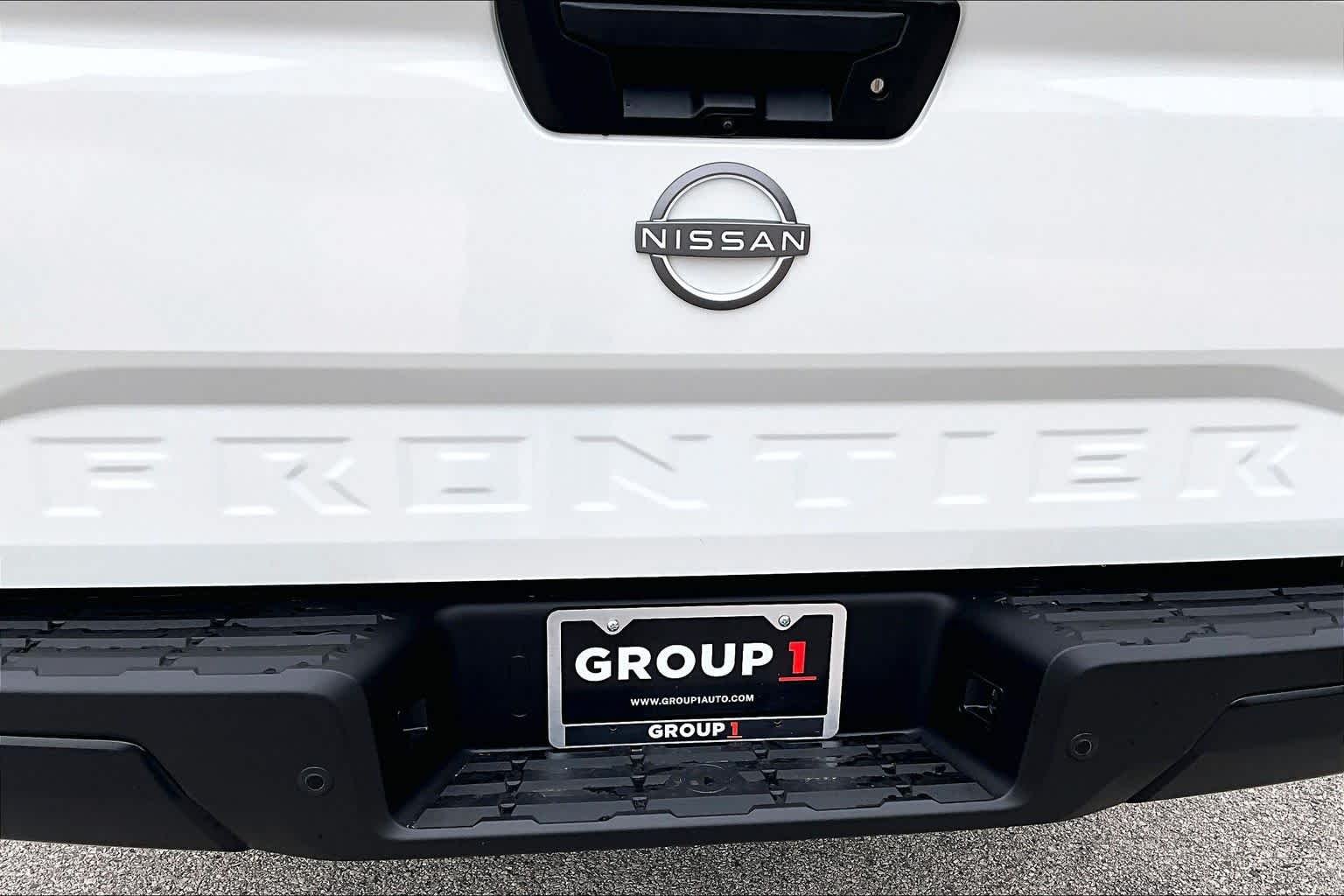 New 2026 Glacier White Nissan S image 8