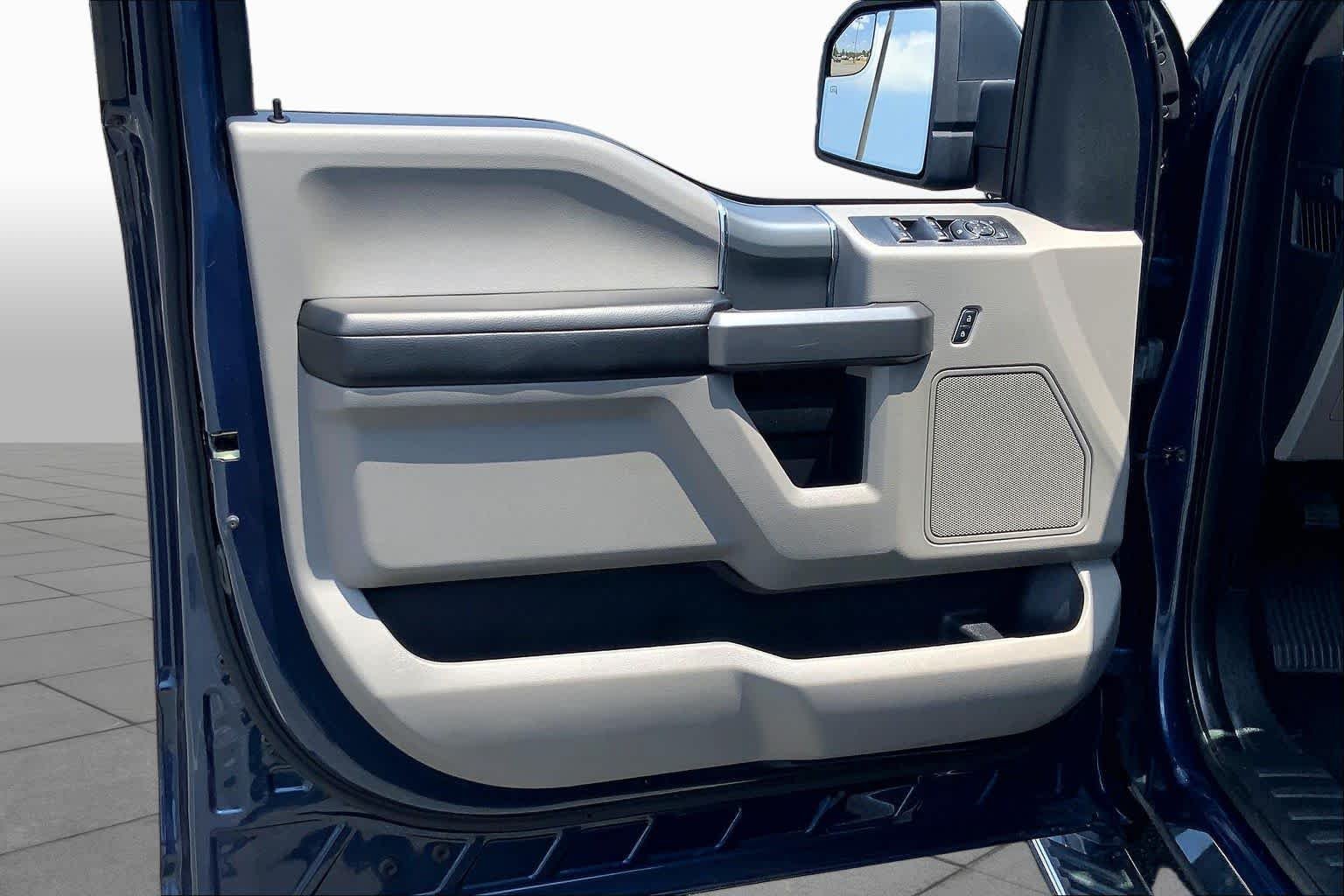 Used 2017 Blue Jeans Metallic Ford XLT image 20