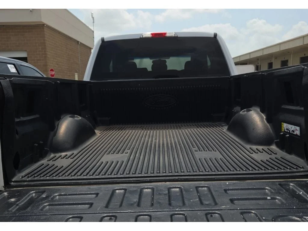 Used 2017 Oxford White Ford XL image 4