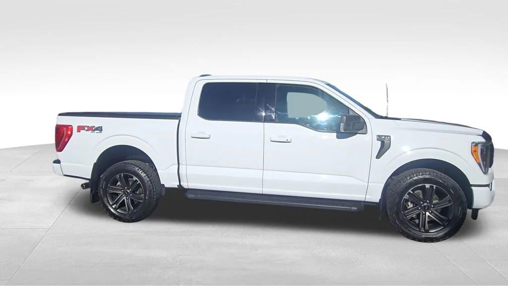 Used 2022 White Ford XLT image 9