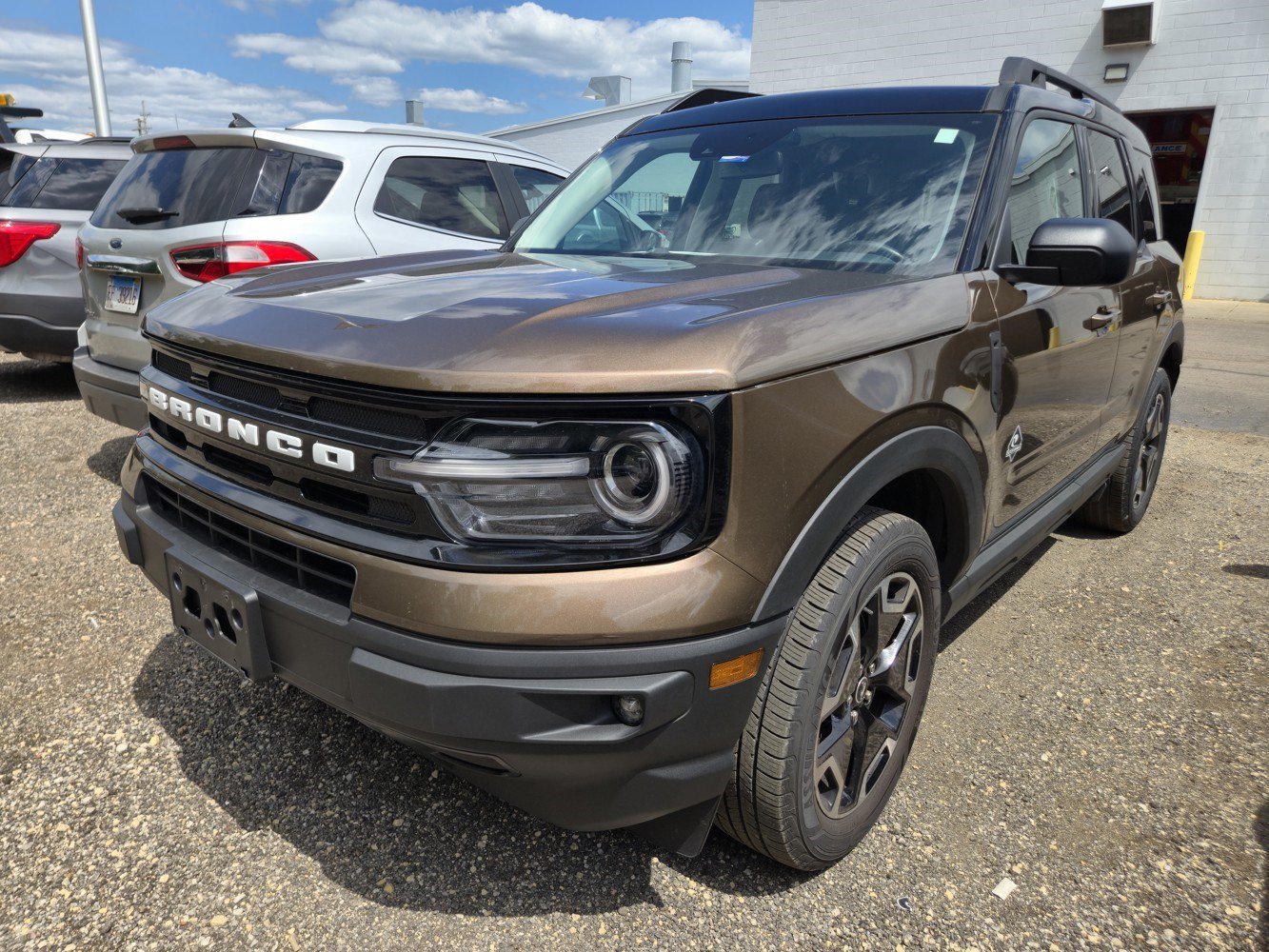 Used 2022 Brown Ford Outer Banks image 2