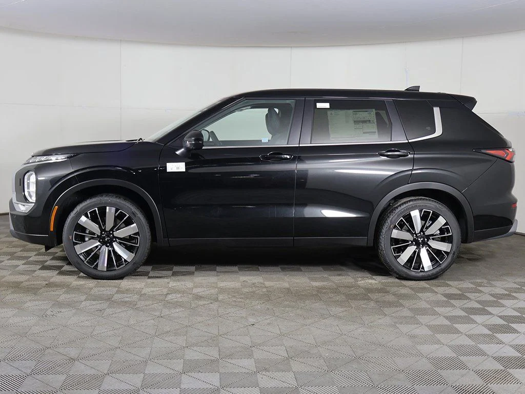 New 2026 Black Mitsubishi SE image 18