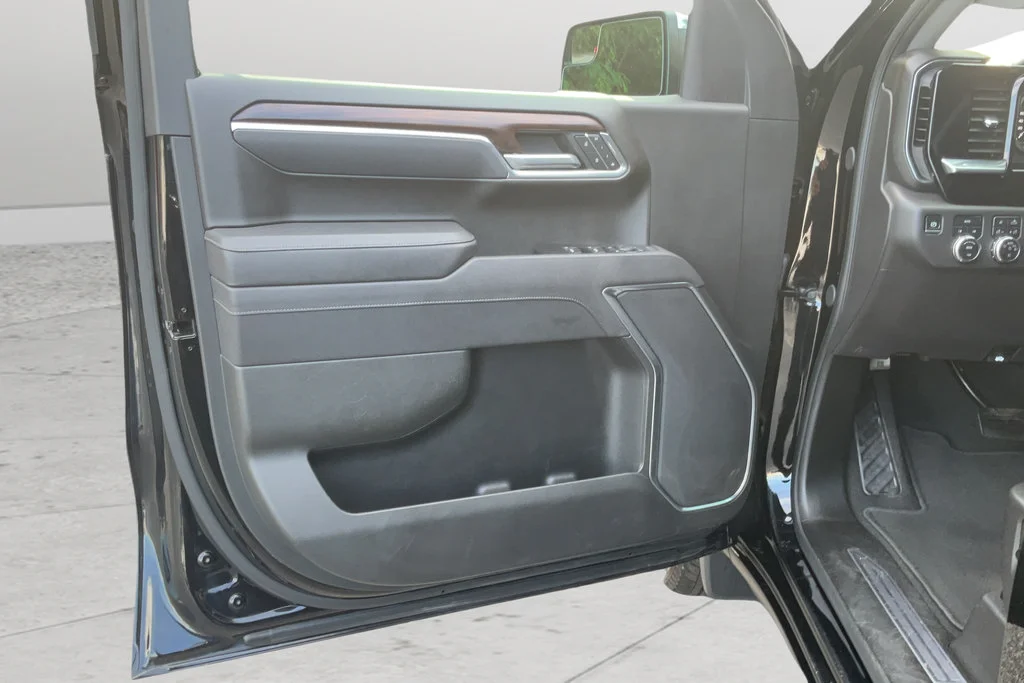 2025 GMC Sierra 1500 SLT - Photo 11