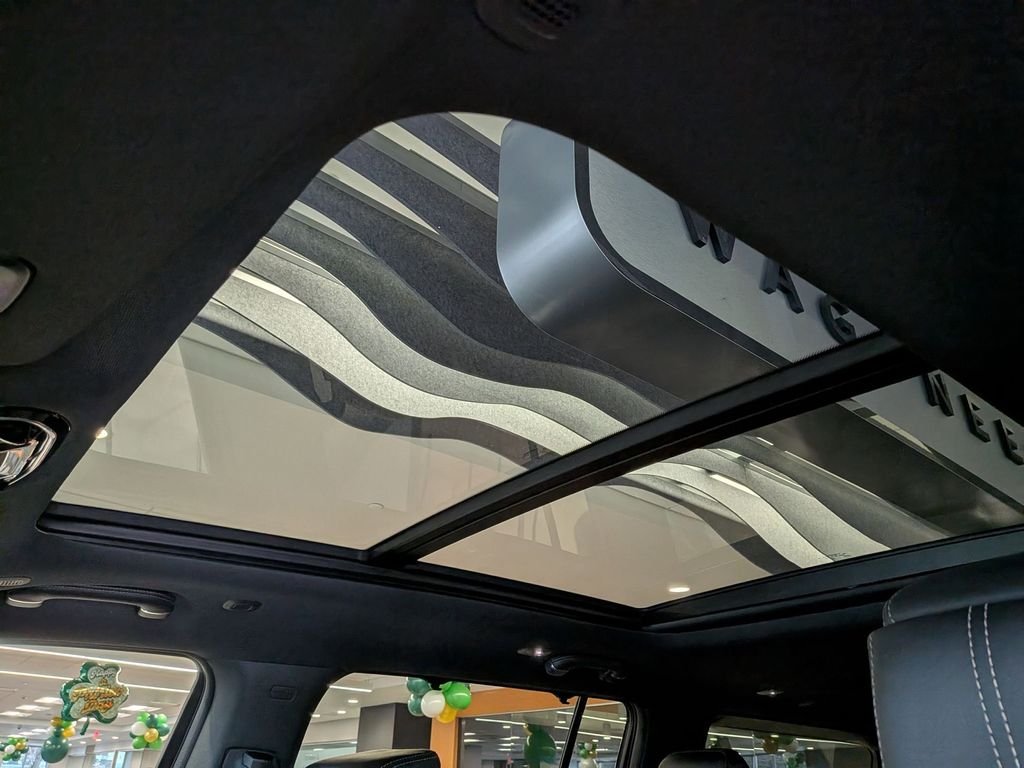 New 2026 High Gloss Black Exterior Paint Jeep Summit Obsidian image 24