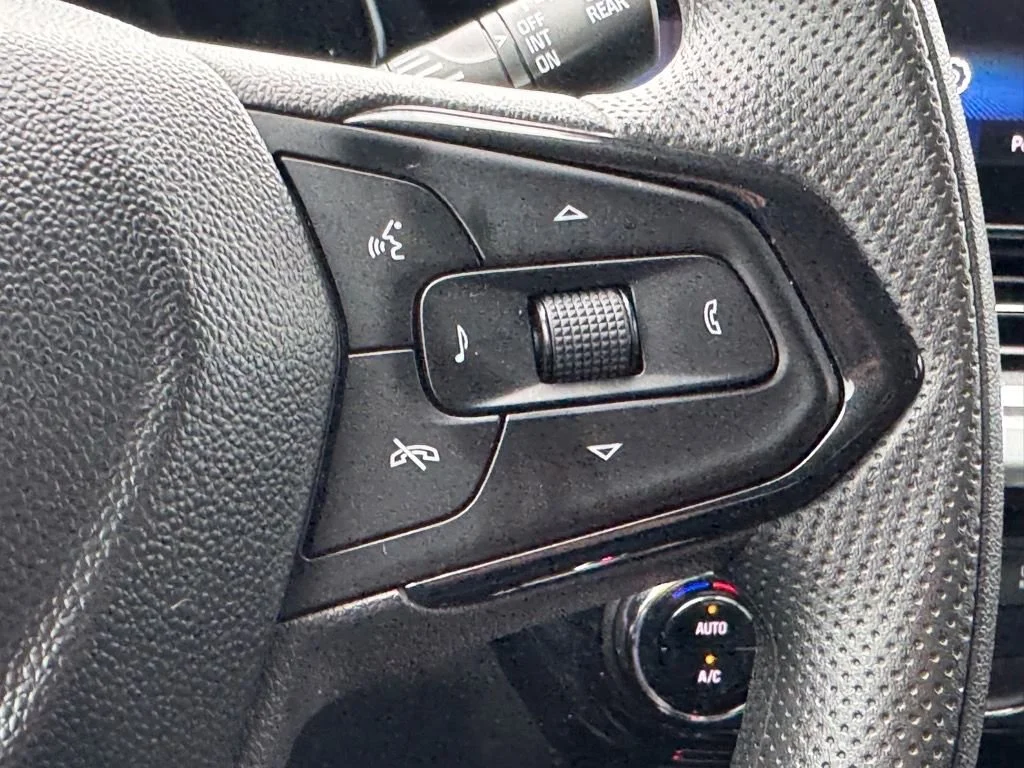 2024 Chevrolet Trax LT - Photo 17