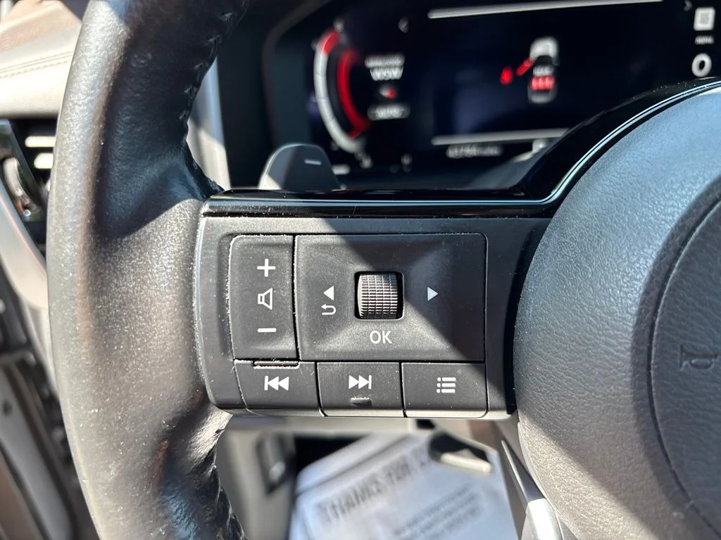 Used 2023 Gray Nissan Platinum image 24