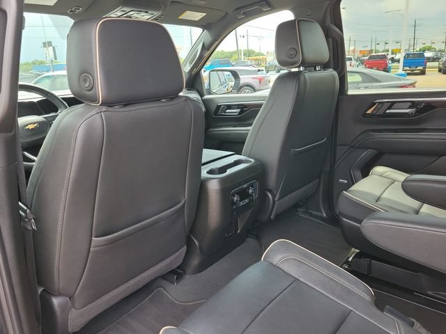 2026 Chevrolet Suburban Premier - Photo 14