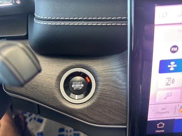 Used 2025 Metallic Jeep Limited image 36