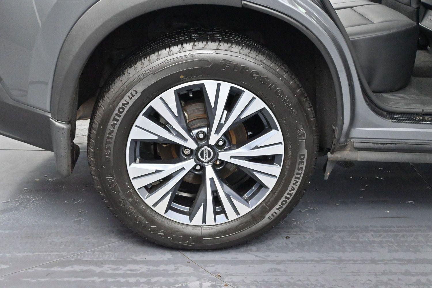 Used 2021 Gun Metallic Nissan SV image 32