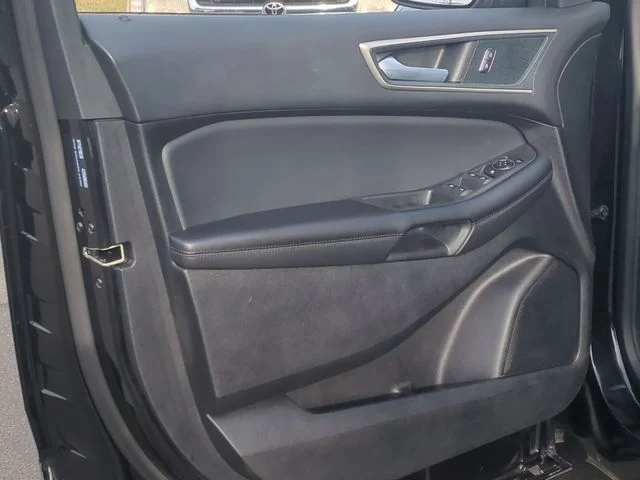 Used 2024 Black Ford SEL image 19