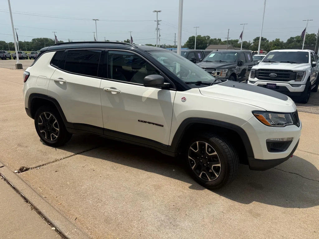 Used 2020 White Clearcoat Jeep Trailhawk image 8