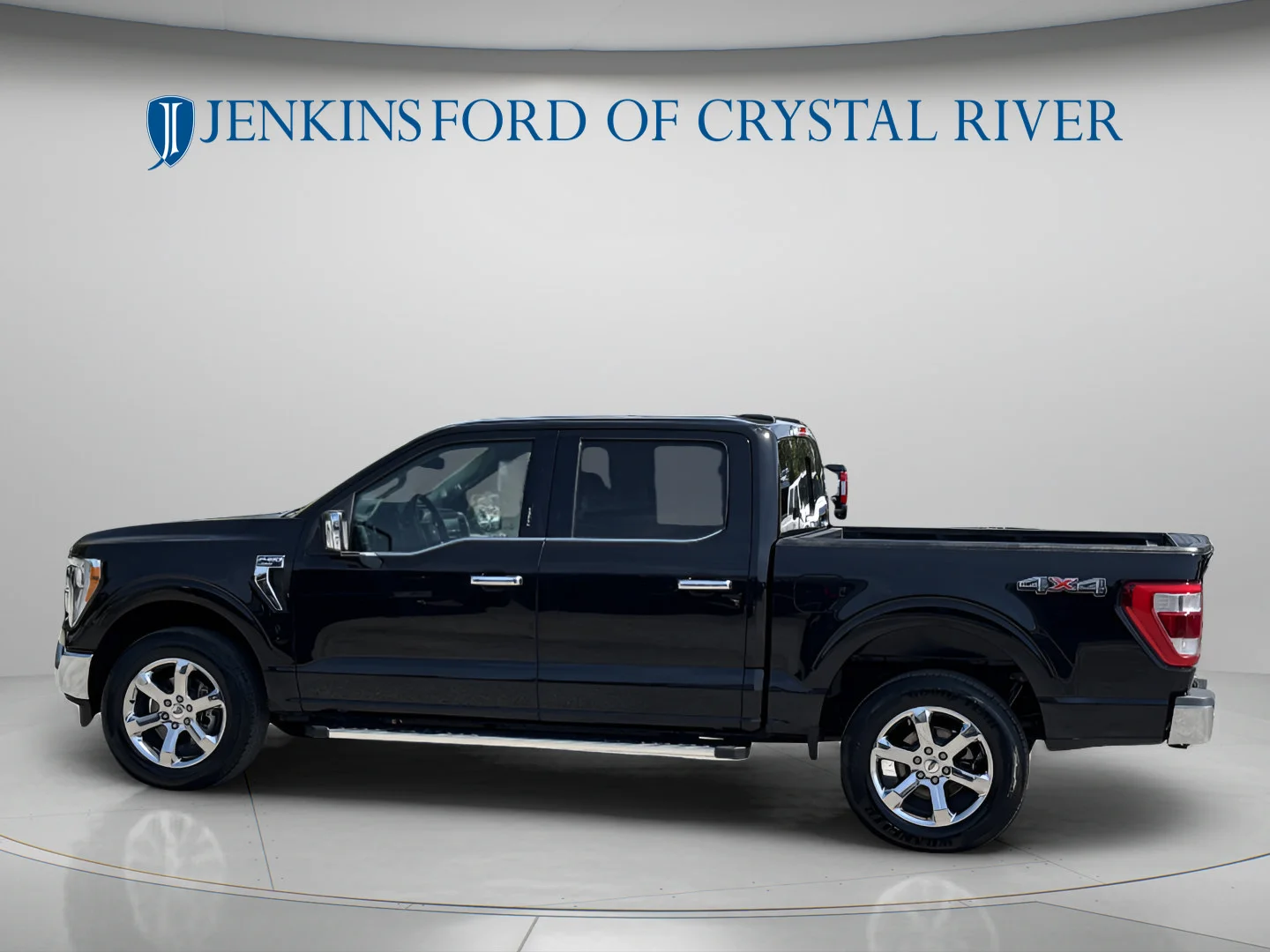 Used 2022 Agate Black Metallic Ford LARIAT image 11