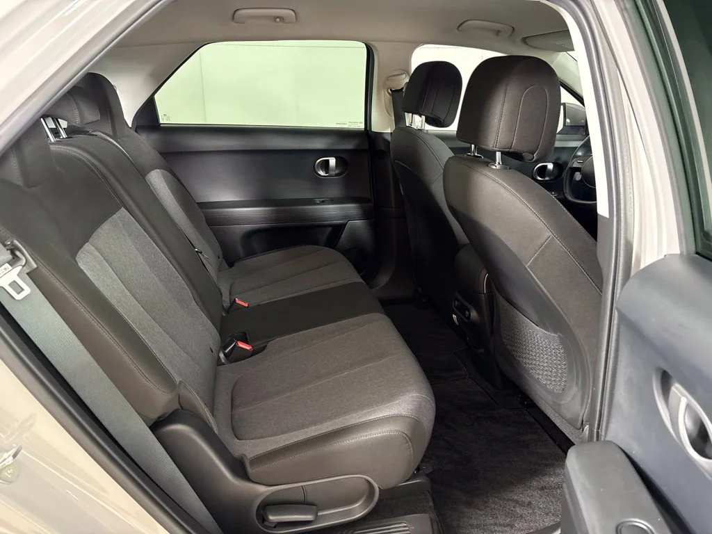 Used 2024 Gray Hyundai SEL image 19
