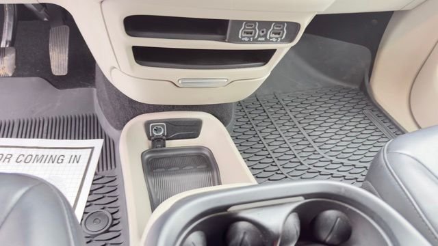 Used 2023 White Chrysler Touring L image 27
