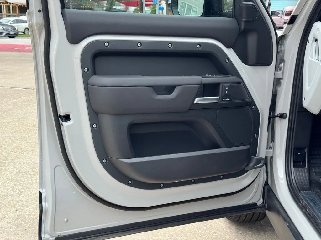 New 2026 Borasco Grey Land Rover S image 12