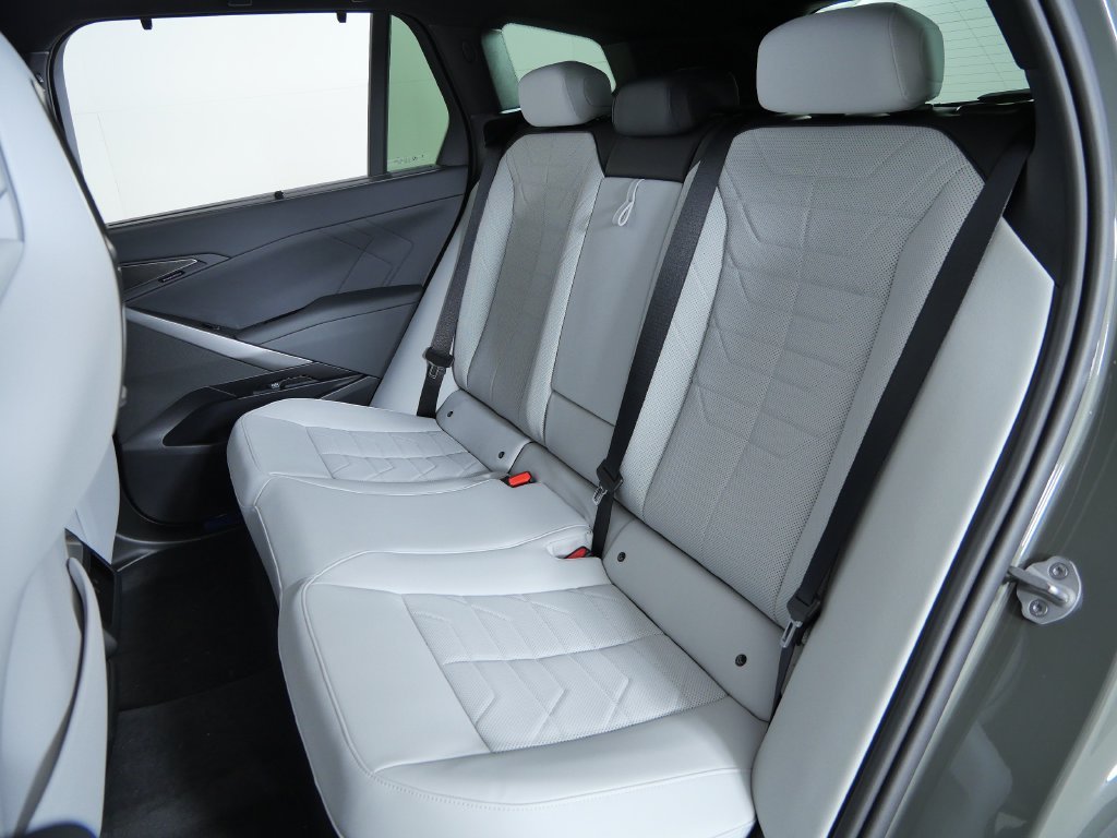 New 2027 Grey Pine Metallic BMW  image 28