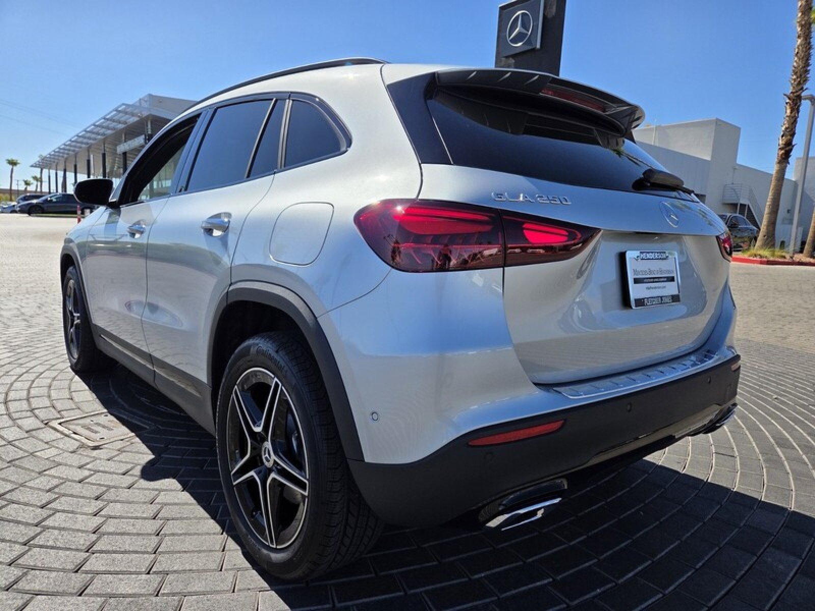 New 2026 Cirrus Silver Metallic Mercedes-Benz GLA 250 SUV image 3