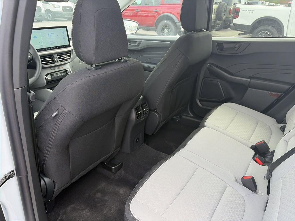 Used 2025 White Ford Active image 27