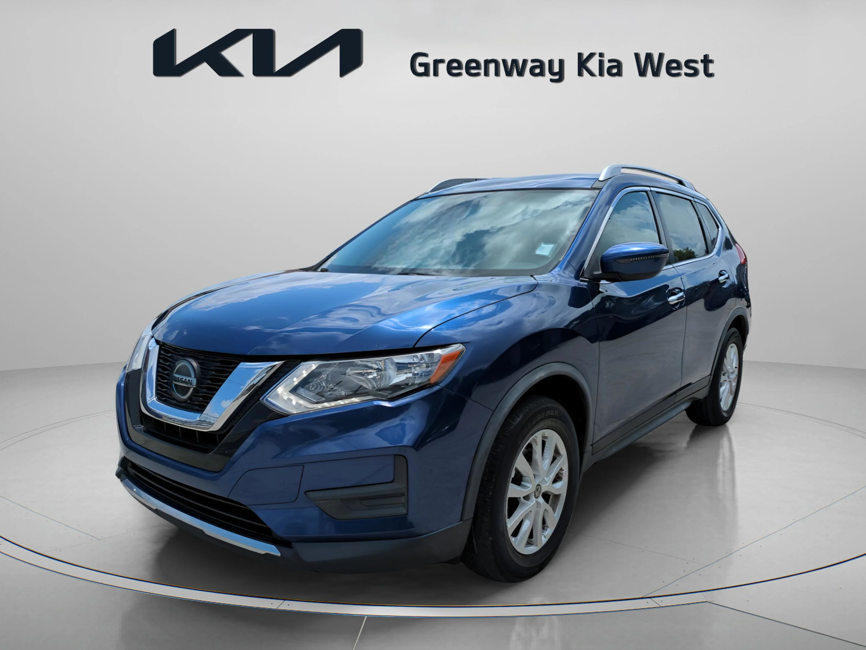 Used 2020 Caspian Blue Metallic Nissan SV image 4