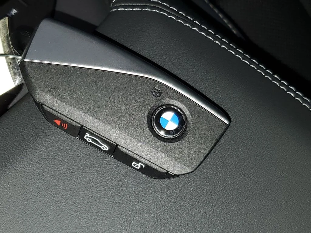 2026 BMW X3 30 - Photo 25
