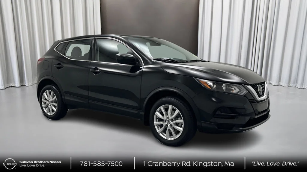 Used 2022 Black Nissan S image 3