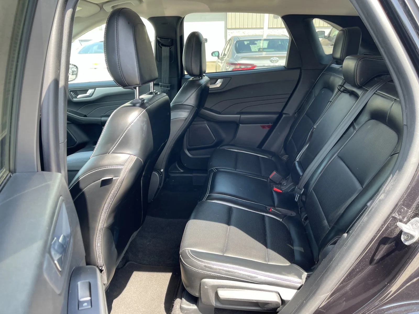 Used 2024  Ford Platinum image 14