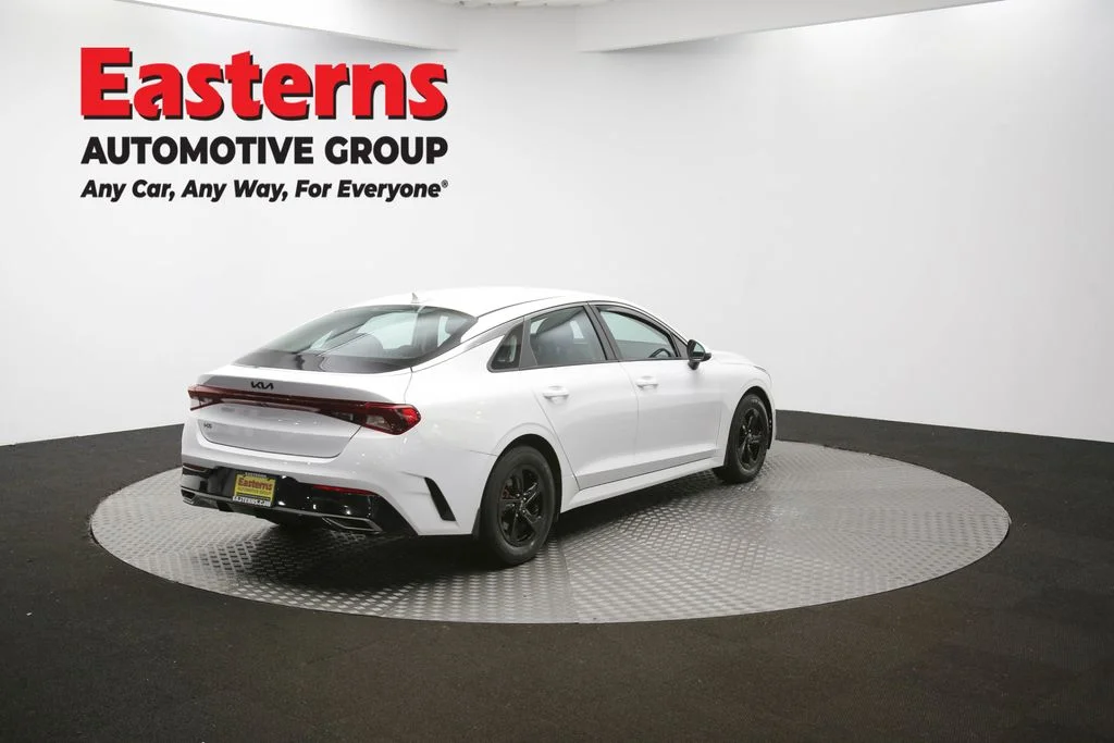 Used 2023 White Kia LXS image 38