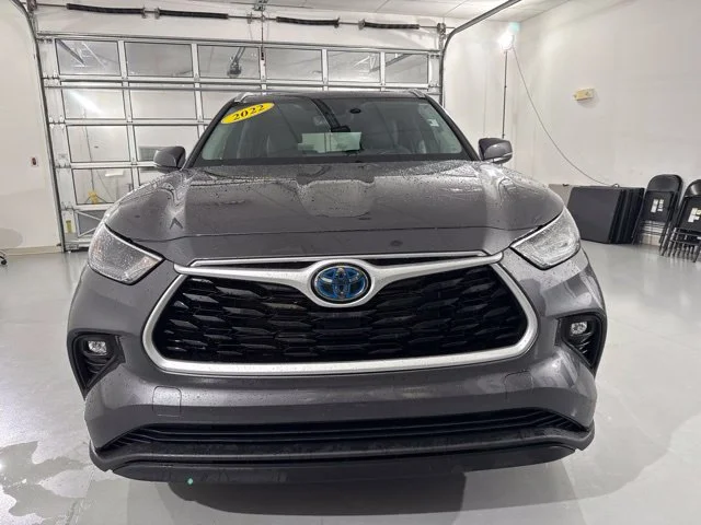 Used 2022 Gray Toyota XLE image 2